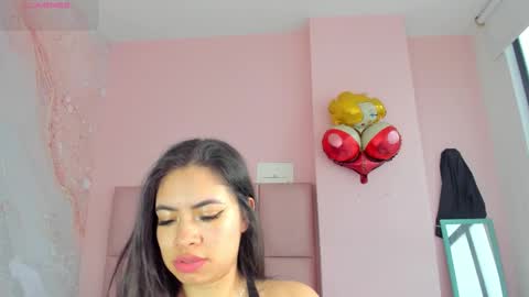 Snapshot of zarah_torres chatting on 10/31/25, 02:51 Zarah online show from 10/31/25, 02:51