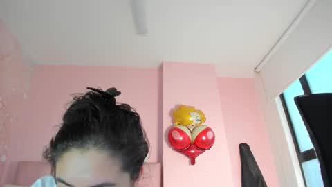 Snapshot of zarah_torres chatting on 11/25/25, 10:32 Zarah online show from 11/25/25, 10:32