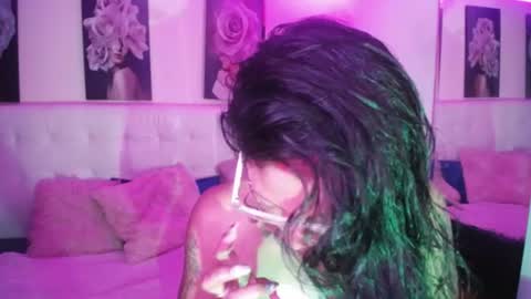 Snapshot of zarahbennet chatting on 06/19/26, 05:17 Zarah online show from 06/19/26, 05:17