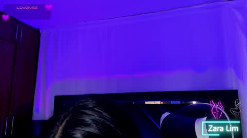 Zara Lim  online show from 11/26/25, 11:50