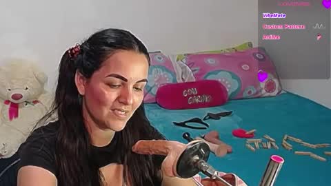 Snapshot of zaraluxx chatting on 06/25/26, 01:49 zaraluxx online show from 06/25/26, 01:49