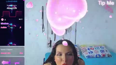 Snapshot of zaraluxx chatting on 08/01/26, 01:16 zaraluxx online show from 08/01/26, 01:16