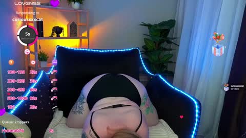 Lola online show from 02/05/25, 10:01