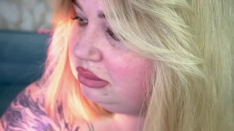 Lola online show from 04/05/26, 08:17