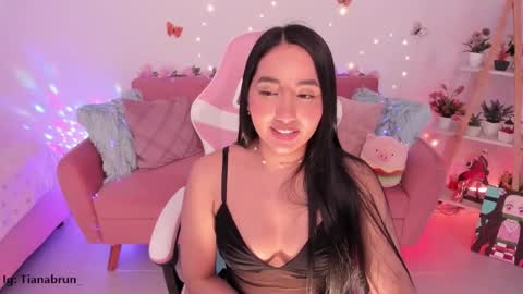 Snapshot of zaratorres_ chatting on 10/11/25, 10:52 Zara online show from 10/11/25, 10:52