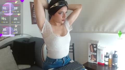 Snapshot of zaratrump chatting on 09/18/25, 08:11 zaratrump online show from 09/18/25, 08:11