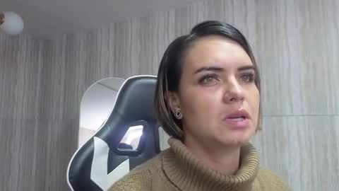 Isabella online show from 02/12/26, 12:44