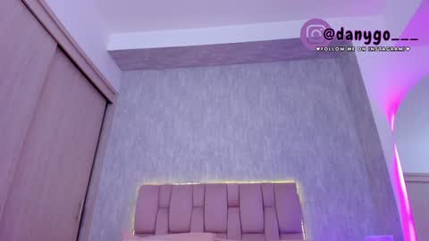 Snapshot of zarianaevanz chatting on 01/31/25, 12:28 Zariana online show from 01/31/25, 12:28