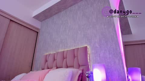 Snapshot of zarianaevanz chatting on 02/03/25, 12:04 Zariana online show from 02/03/25, 12:04