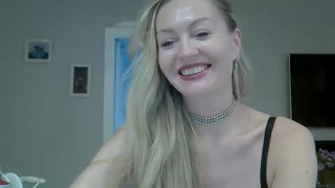 Zarina Swift online show from 09/28/25, 12:10