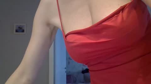 Snapshot of zarinaswift chatting on 11/07/25, 04:56 Zarina Swift online show from 11/07/25, 04:56