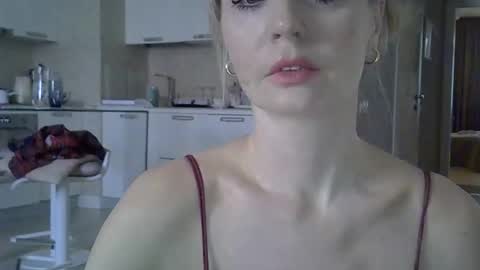 Snapshot of zarinaswift chatting on 02/03/26, 06:22 Zarina Swift online show from 02/03/26, 06:22