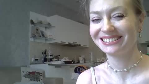 Zarina Swift online show from 05/09/26, 07:02