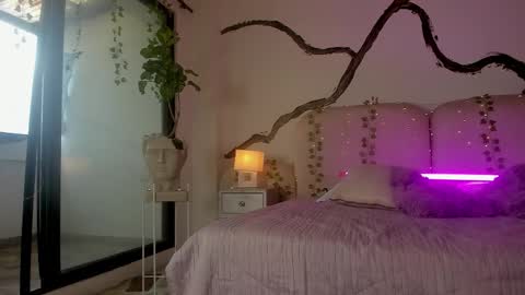 Zarina Waynne online show from 11/16/25, 08:25