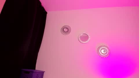 Snapshot of zaritha_li chatting on 10/06/25, 10:23 Zaritha Li online show from 10/06/25, 10:23