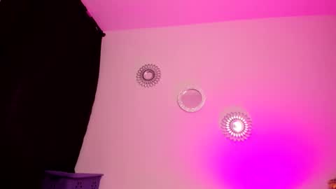 Zaritha Li online show from 11/05/25, 10:26