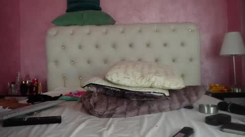Snapshot of zayla_skye chatting on 10/07/25, 04:09 Zayla online show from 10/07/25, 04:09