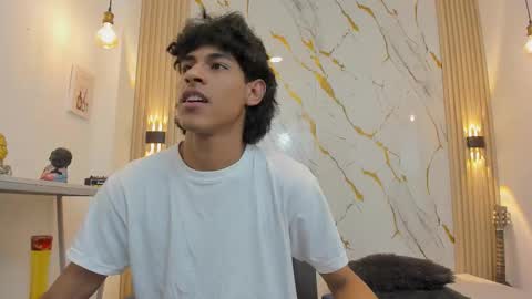 Snapshot of zayn_fox32 chatting on 03/19/26, 09:08 Zayn online show from 03/19/26, 09:08