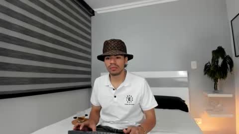 zaynshadow_ online show from 10/18/25, 06:37