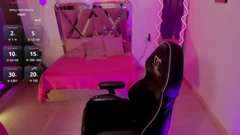 Snapshot of zayra_tay chatting on 02/21/26, 11:33 zayra_tay online show from 02/21/26, 11:33