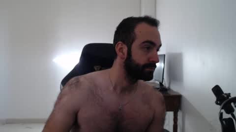 Snapshot of zazou3113 chatting on 12/20/24, 09:32 Grizzly Bear online show from 12/20/24, 09:32