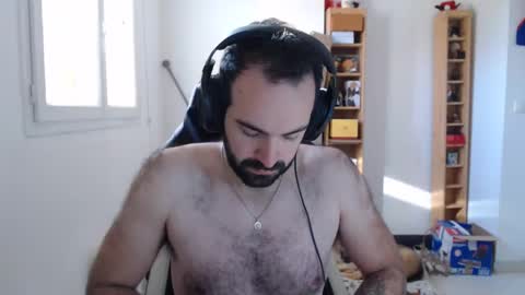 Snapshot of zazou3113 chatting on 01/23/25, 11:58 Grizzly Bear online show from 01/23/25, 11:58