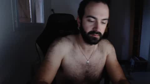 Snapshot of zazou3113 chatting on 01/29/25, 04:41 Grizzly Bear online show from 01/29/25, 04:41