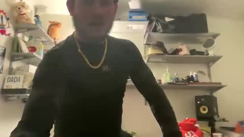 Snapshot of zedito chatting on 12/22/25, 07:27 zedito online show from 12/22/25, 07:27