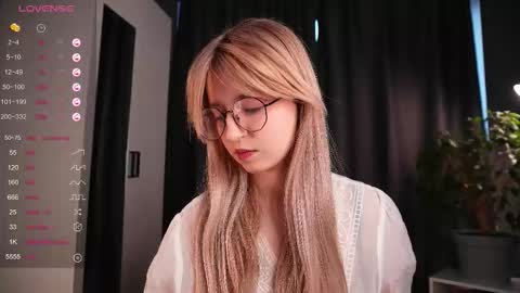 Avi online show from 10/22/25, 01:55