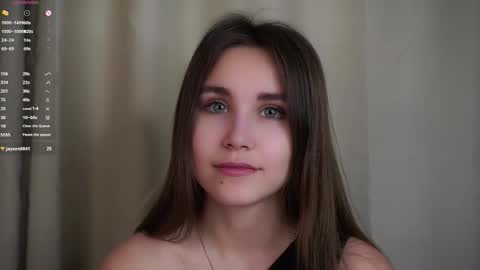 Emilia online show from 11/09/25, 01:15