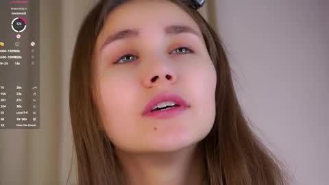 Emilia online show from 12/17/25, 11:33