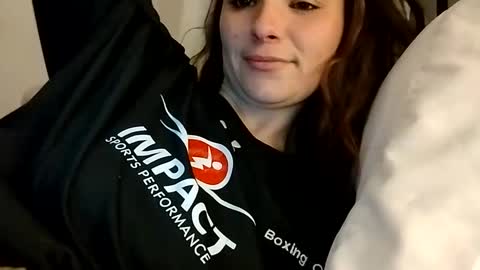 Snapshot of zellelajay2009 chatting on 02/13/25, 04:43 KENDAL Kaylee online show from 02/13/25, 04:43