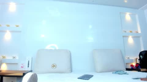 Zenda Evans online show from 11/25/25, 03:39