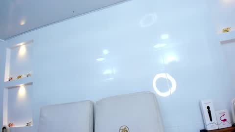 Zenda Evans online show from 01/10/26, 04:25