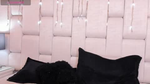 Snapshot of zendayagreey chatting on 01/03/25, 10:19 Zendaya online show from 01/03/25, 10:19