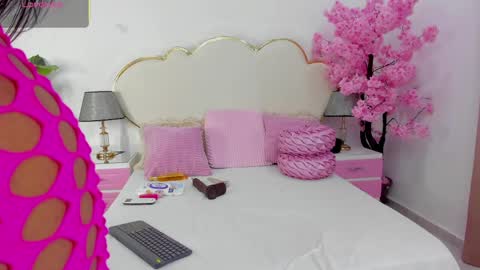 zendayarosse online show from 04/06/26, 09:49