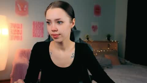 Snapshot of zeneexe chatting on 02/13/26, 06:59 Lara online show from 02/13/26, 06:59