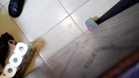 zenek1989007 online show from 12/24/24, 08:44