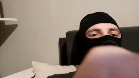 zenek1989007 online show from 02/19/25, 11:25