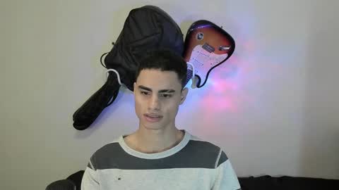 Snapshot of zenhzu chatting on 12/23/24, 03:44 zenzhu online show from 12/23/24, 03:44