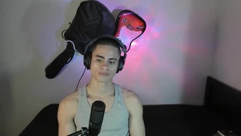 Snapshot of zenhzu chatting on 12/29/24, 03:00 zenzhu online show from 12/29/24, 03:00