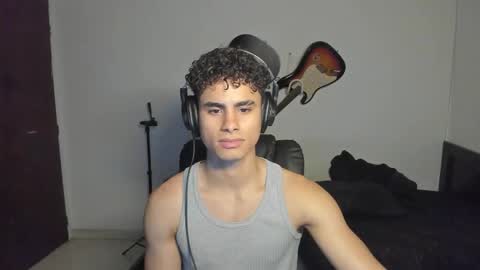 Snapshot of zenhzu chatting on 10/19/25, 01:28 zenzhu online show from 10/19/25, 01:28