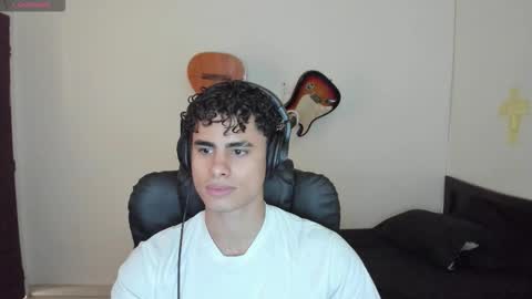 Snapshot of zenhzu chatting on 11/05/25, 01:33 zenzhu online show from 11/05/25, 01:33