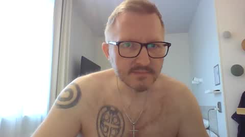 Snapshot of zenlem chatting on 05/17/26, 03:08 zenlem online show from 05/17/26, 03:08