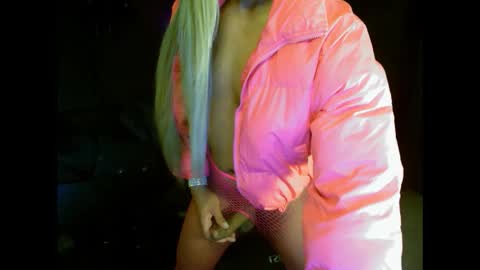 Snapshot of zenluxxe chatting on 11/14/25, 12:37 Zen Doll online show from 11/14/25, 12:37