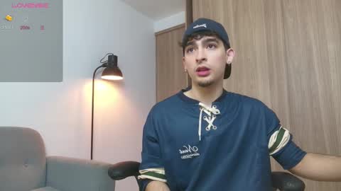 Zenn online show from 02/17/25, 01:32