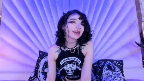 Snapshot of zephirah_abney chatting on 02/17/25, 08:26 online show from 02/17/25, 08:26