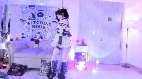 Snapshot of zephirah_abney chatting on 10/12/25, 02:49 online show from 10/12/25, 02:49