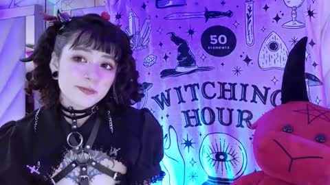 Snapshot of zephirah_abney chatting on 11/01/25, 01:57 online show from 11/01/25, 01:57