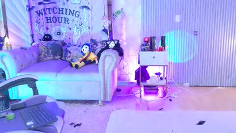 Snapshot of zephirah_abney chatting on 11/22/25, 03:00 online show from 11/22/25, 03:00